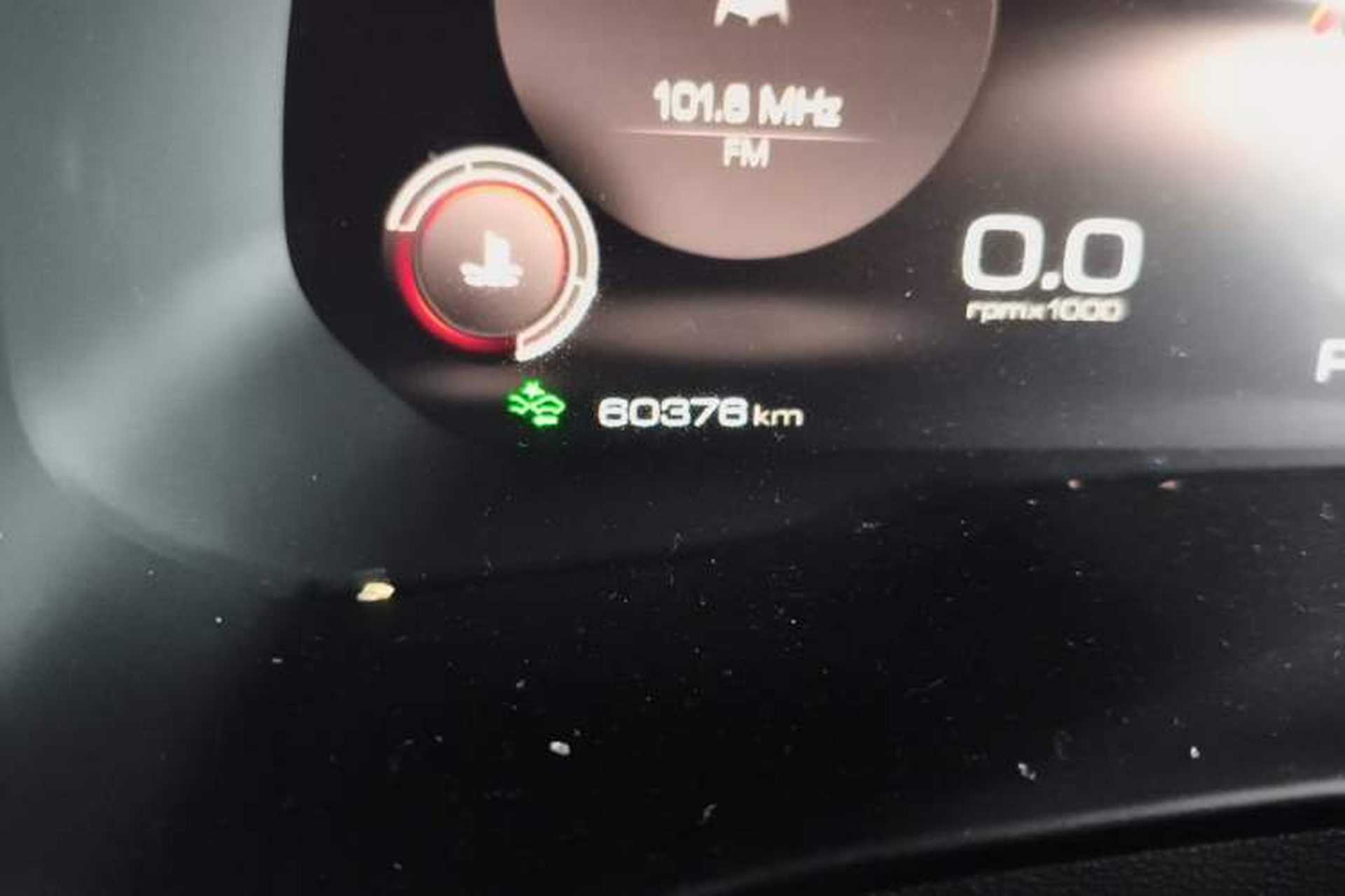 Used Wey VV5 2021 1.5T Two-Wheel Drive Smart Pioneer Odometer Close Up