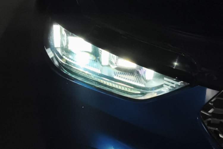 Used Wey VV5 2021 1.5T Two-Wheel Drive Smart Pioneer Right Front Headlight