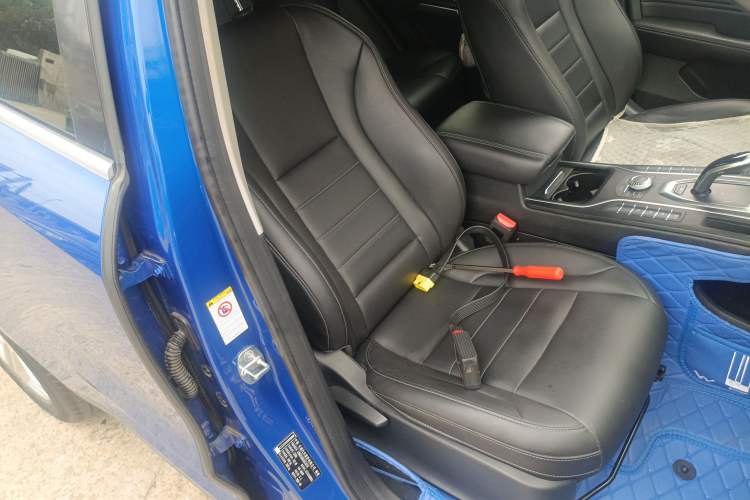 Used Wey VV5 2021 1.5T Two-Wheel Drive Color Pioneer Right Front Seat