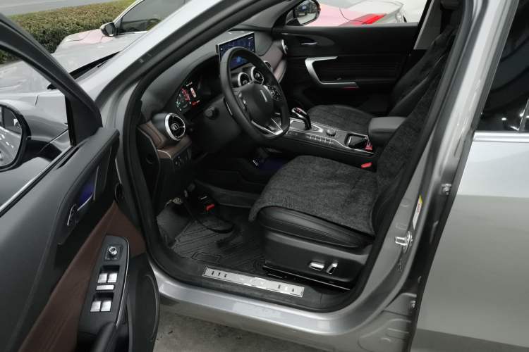 Used Wey VV5 2021 1.5T Two-Wheel Drive Smart Pioneer Driver Seat
