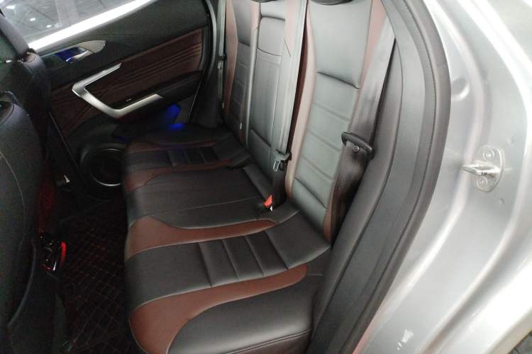 Used Wey VV5 2021 1.5T Two-Wheel Drive Smart Pioneer Interior 4
