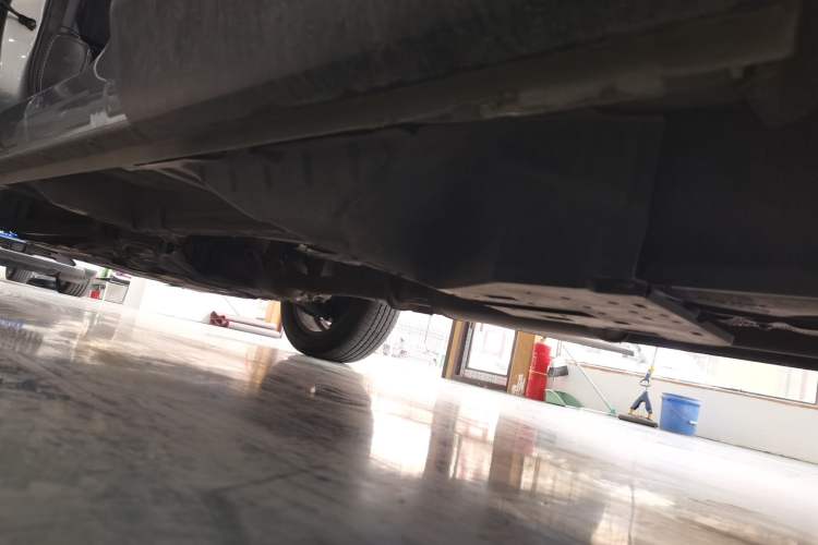 Used Wey VV5 2021 1.5T Two-Wheel Drive Smart Pioneer Left Side Sill