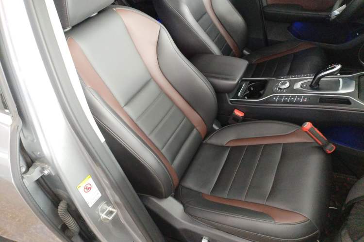 Used Wey VV5 2021 1.5T Two-Wheel Drive Smart Pioneer Right Front Seat