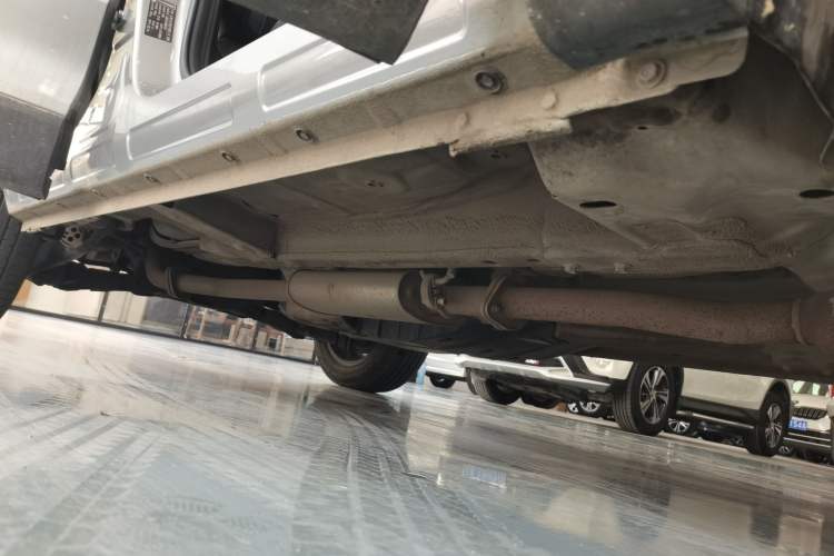 Used Wey VV5 2021 1.5T Two-Wheel Drive Smart Pioneer Right Side Sill