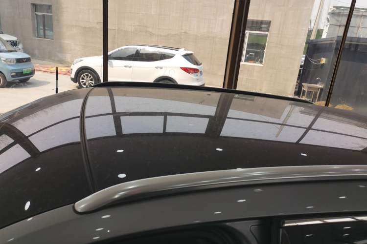 Used Wey VV5 2021 1.5T Two-Wheel Drive Smart Pioneer Roof