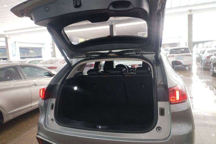 Used Wey VV5 2021 1.5T Two-Wheel Drive Smart Pioneer Trunk