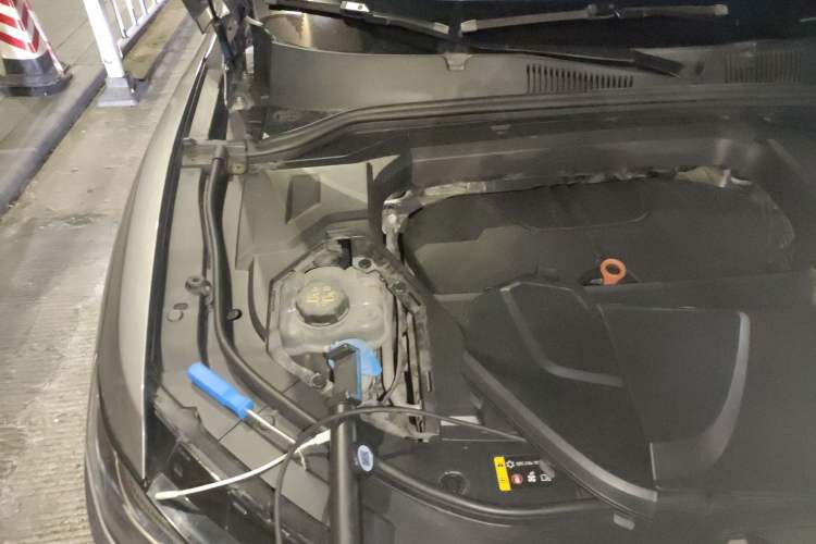 Used Wey VV5 2021 1.5T Two-Wheel Drive Smart Pioneer Engine Bay Right