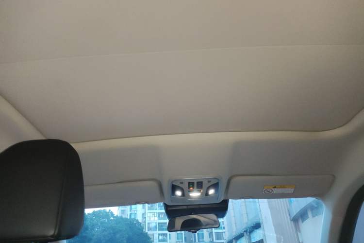 Used Wey VV5 2021 1.5T Two-Wheel Drive Smart Pioneer Headliner