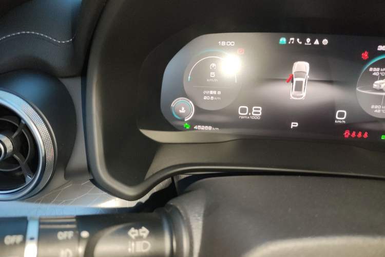 Used Wey VV5 2021 1.5T Two-Wheel Drive Smart Pioneer Odometer Close Up