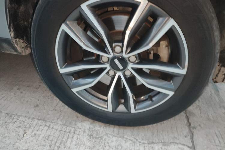 Used Wey VV5 2021 1.5T Two-Wheel Drive Smart Pioneer Right Front Wheel Hub