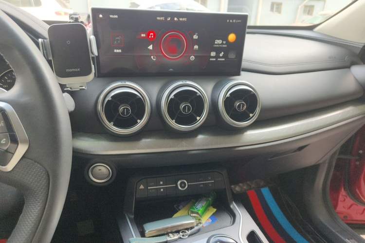 Used Wey VV5 2021 1.5T Two-Wheel Drive Color Pioneer Audio And AC Panel