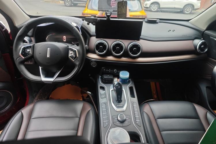 Used Wey VV5 2021 1.5T Two-Wheel Drive Smart Pioneer Center Console