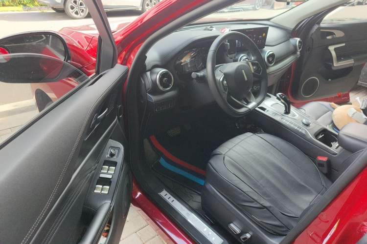 Used Wey VV5 2021 1.5T Two-Wheel Drive Color Pioneer Driver Seat
