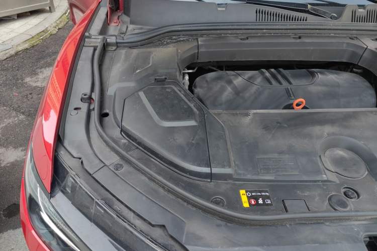 Used Wey VV5 2021 1.5T Two-Wheel Drive Color Pioneer Engine Bay Right