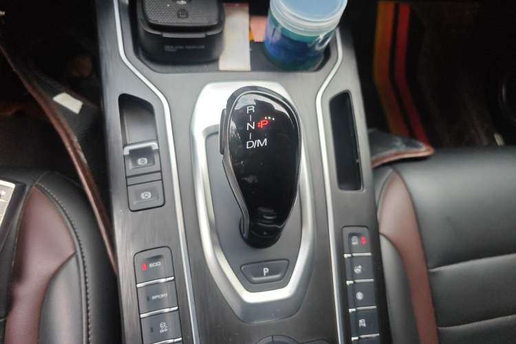 Used Wey VV5 2021 1.5T Two-Wheel Drive Smart Pioneer Gear Lever
