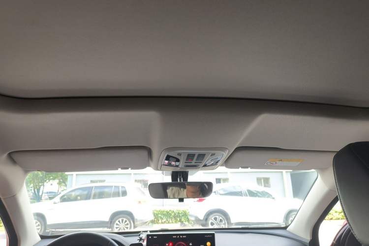 Used Wey VV5 2021 1.5T Two-Wheel Drive Color Pioneer Headliner
