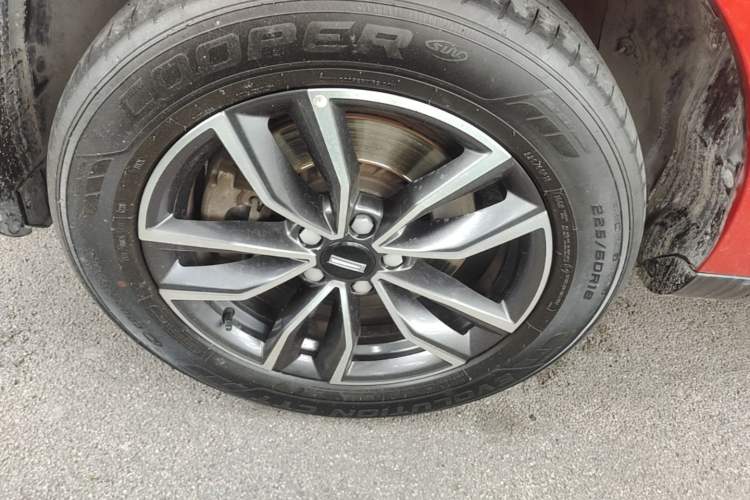 Used Wey VV5 2021 1.5T Two-Wheel Drive Color Pioneer Left Front Wheel Hub
