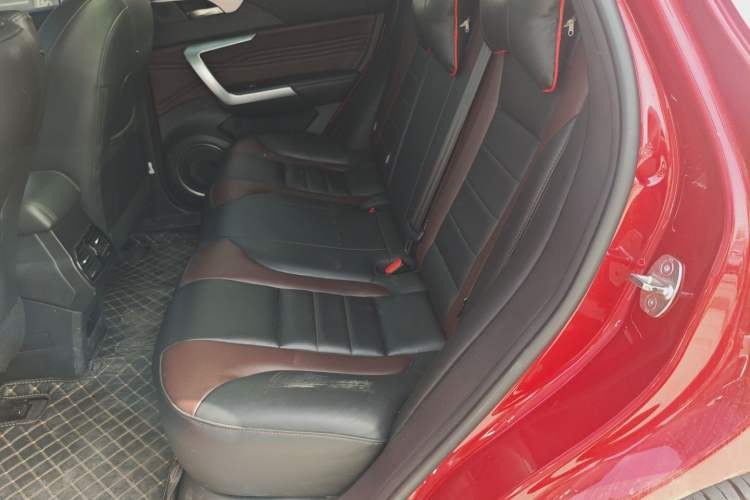 Used Wey VV5 2021 1.5T Two-Wheel Drive Color Pioneer Left Rear Seat