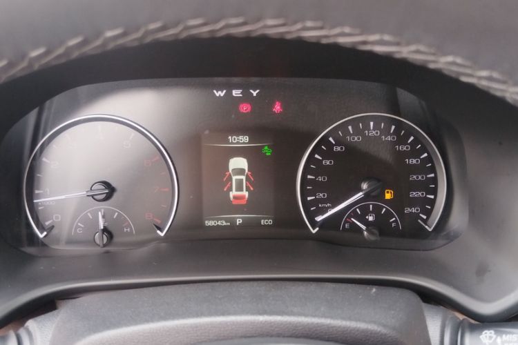 Used Wey VV5 2021 1.5T Two-Wheel Drive Color Pioneer Odometer Close Up