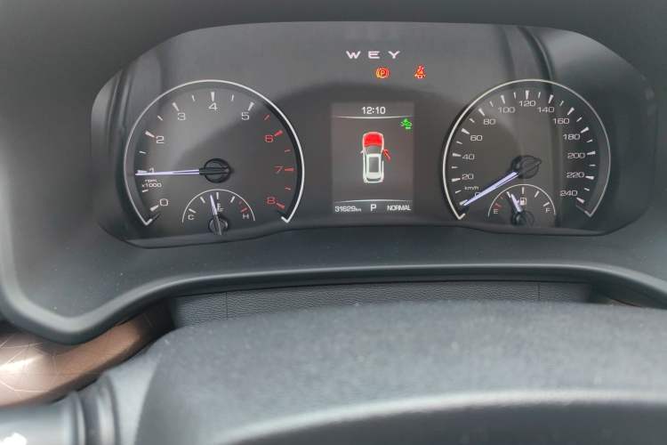Used Wey VV5 2021 1.5T Two-Wheel Drive Color Pioneer Odometer Close Up
