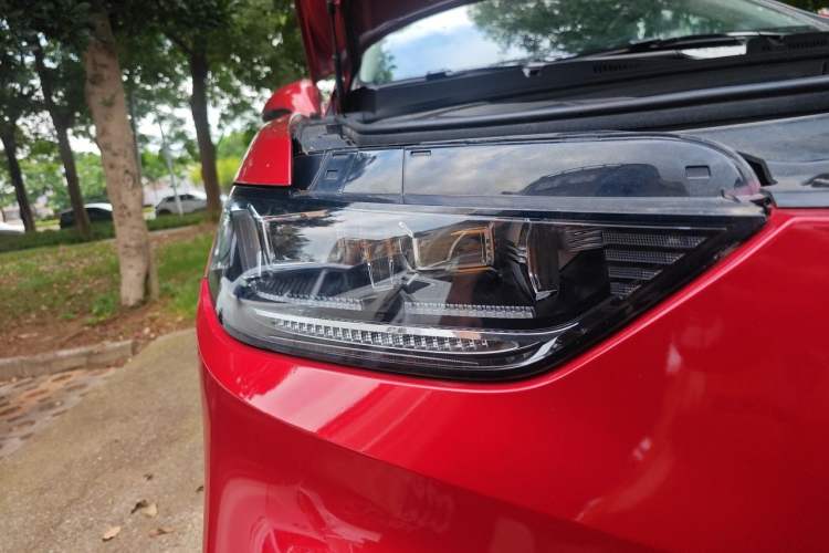 Used Wey VV5 2021 1.5T Two-Wheel Drive Smart Pioneer Right Front Headlight