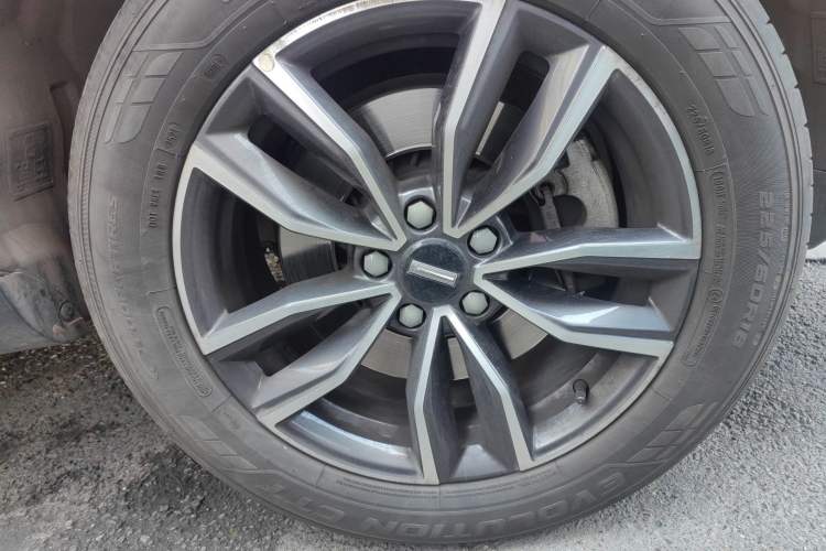 Used Wey VV5 2021 1.5T Two-Wheel Drive Color Pioneer Right Front Wheel Hub