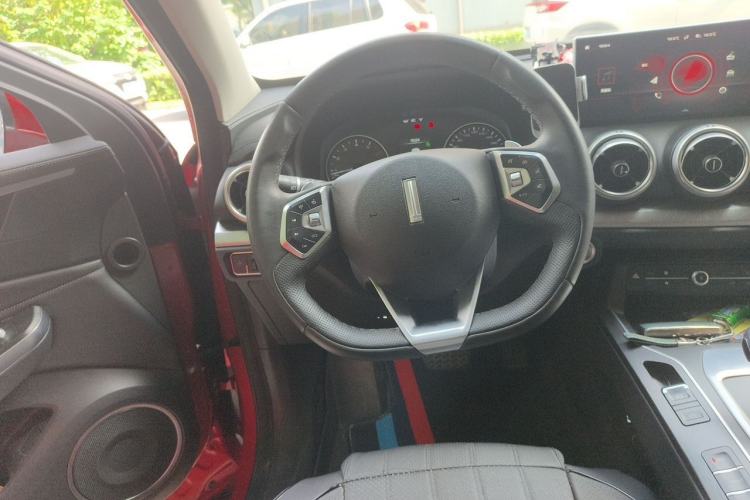 Used Wey VV5 2021 1.5T Two-Wheel Drive Color Pioneer Steering Wheel