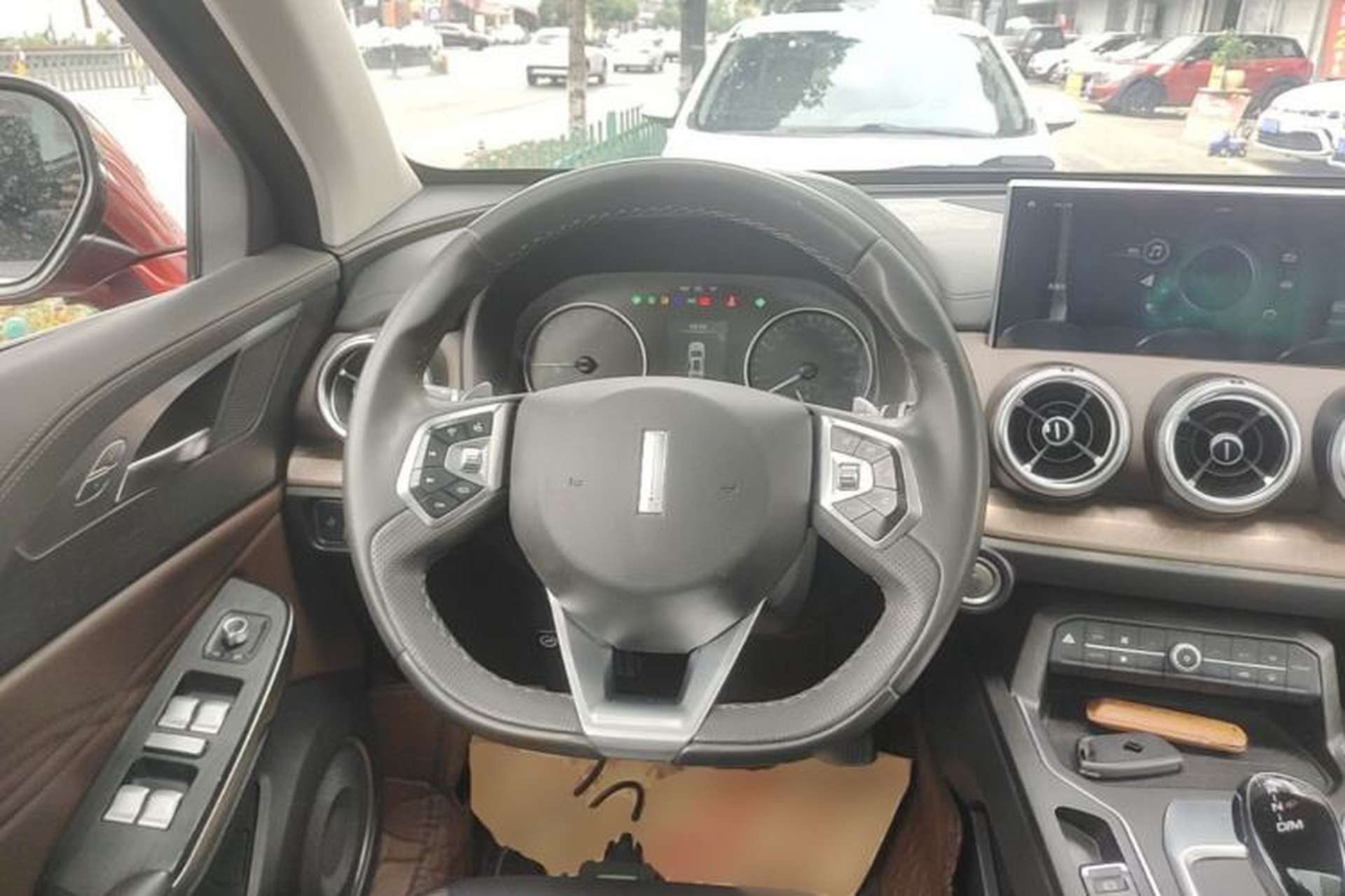 Used Wey VV5 2021 1.5T Two-Wheel Drive Color Pioneer Steering Wheel