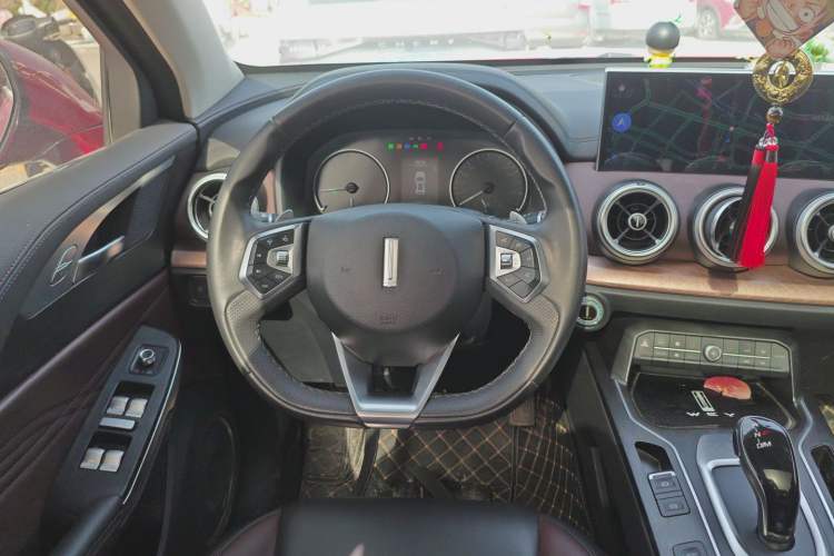 Used Wey VV5 2021 1.5T Two-Wheel Drive Color Pioneer Steering Wheel