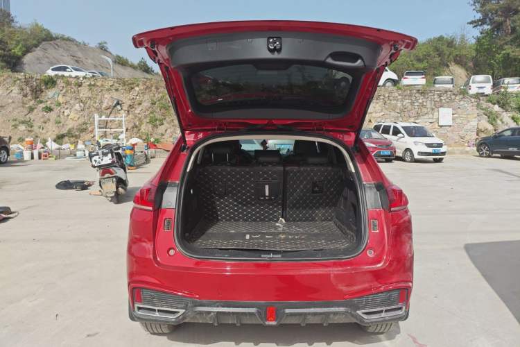 Used Wey VV5 2021 1.5T Two-Wheel Drive Color Pioneer Trunk