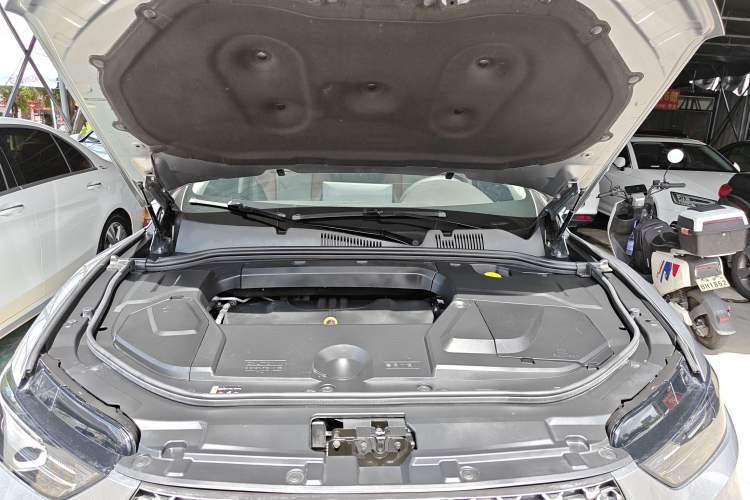 Used Wey VV5 2021 1.5T Two-Wheel Drive Color Pioneer Engine Bay