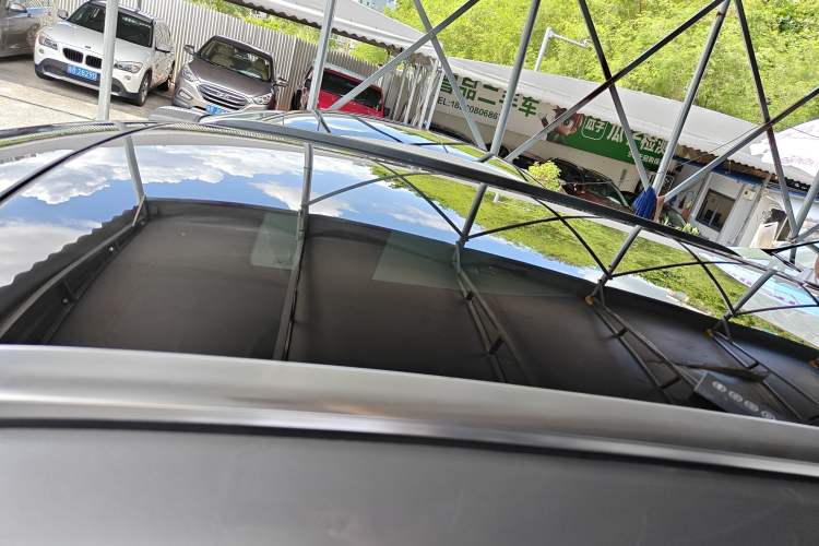 Used Wey VV5 2021 1.5T Two-Wheel Drive Color Pioneer Roof