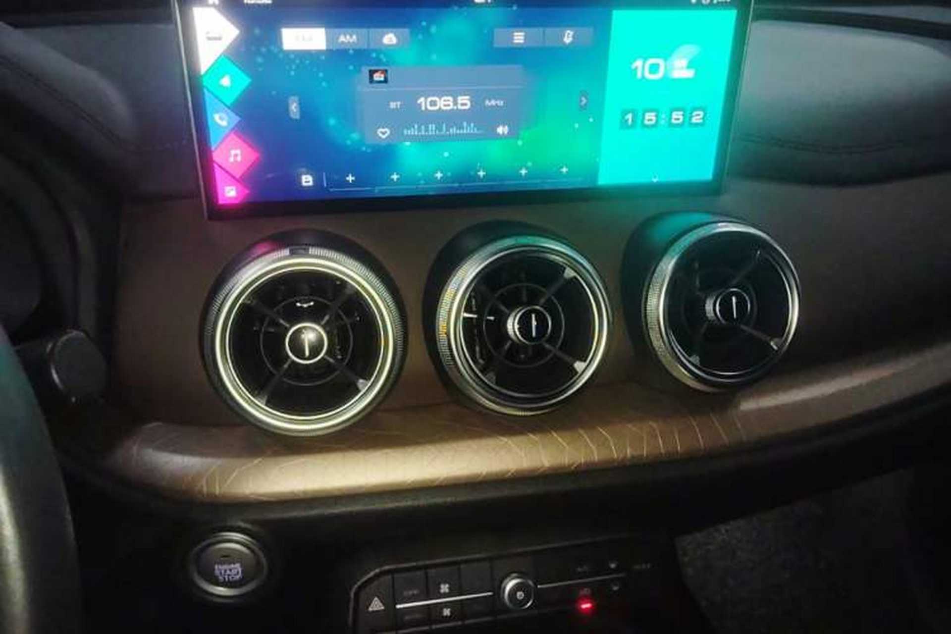 Used Wey VV5 2021 1.5T Two-Wheel Drive Smart Pioneer Audio And AC Panel