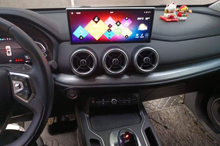 Used Wey VV5 2021 1.5T Two-Wheel Drive Color Pioneer Audio And AC Panel
