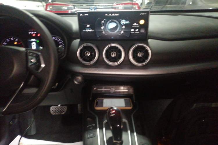 Used Wey VV5 2021 1.5T Two-Wheel Drive Color Pioneer Audio And AC Panel