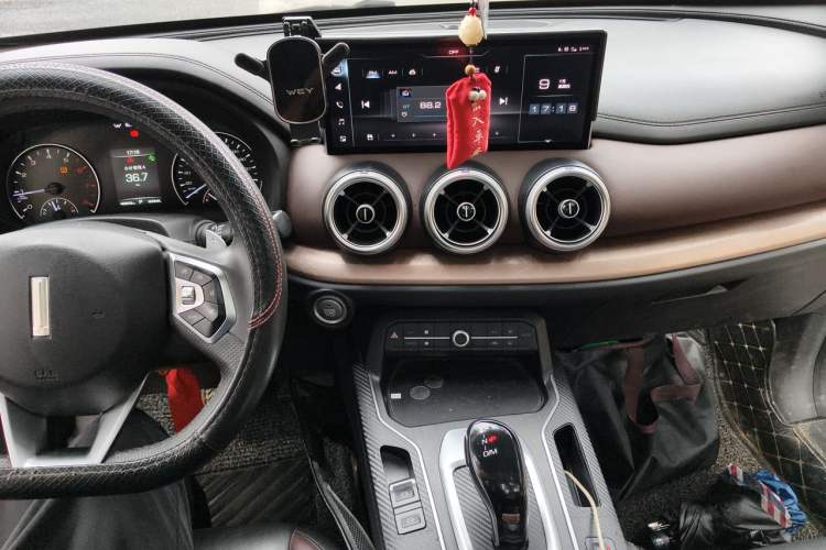 Used Wey VV5 2021 1.5T Two-Wheel Drive Color Pioneer Audio And AC Panel