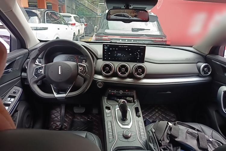 Used Wey VV5 2021 1.5T Two-Wheel Drive Smart Pioneer Center Console