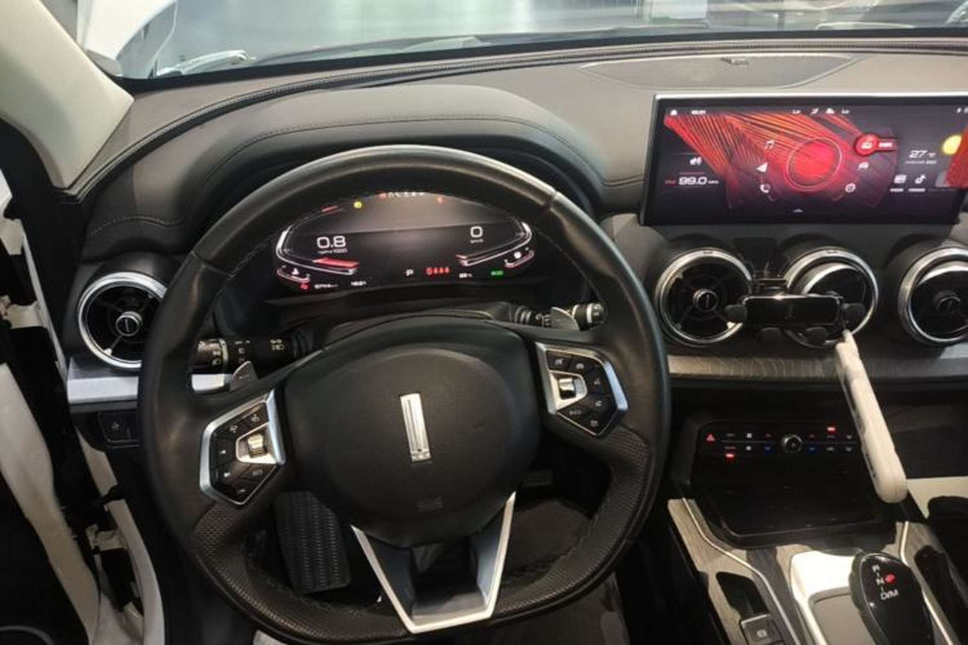Used Wey VV5 2021 1.5T Two-Wheel Drive Smart Pioneer Center Console