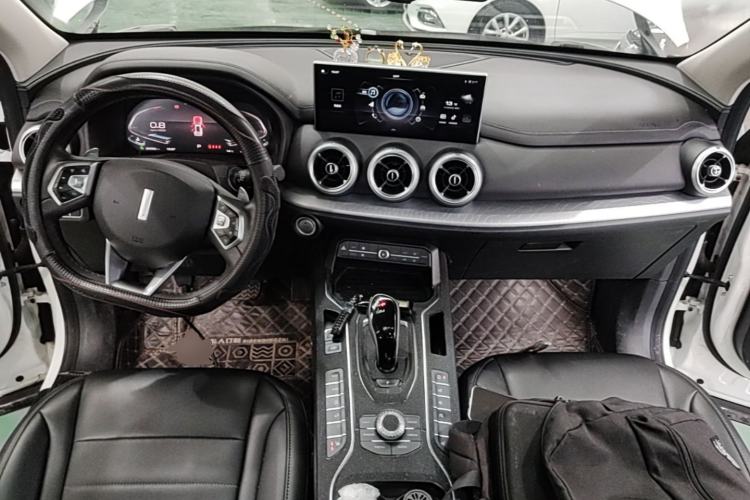 Used Wey VV5 2021 1.5T Two-Wheel Drive Smart Pioneer Center Console