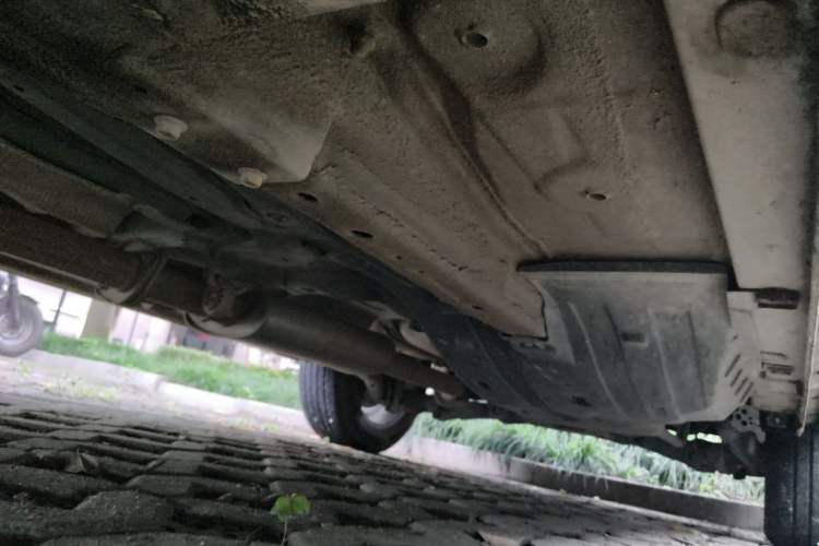 Used Wey VV5 2021 1.5T Two-Wheel Drive Color Pioneer Chassis Front Left