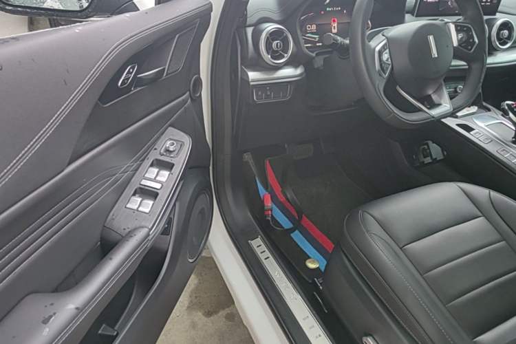 Used Wey VV5 2021 1.5T Two-Wheel Drive Smart Pioneer Driver Seat