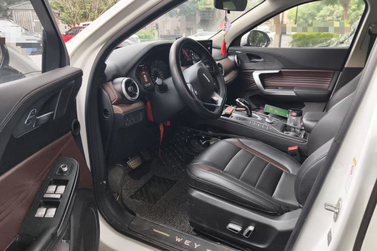 Used Wey VV5 2021 1.5T Two-Wheel Drive Color Pioneer Driver Seat