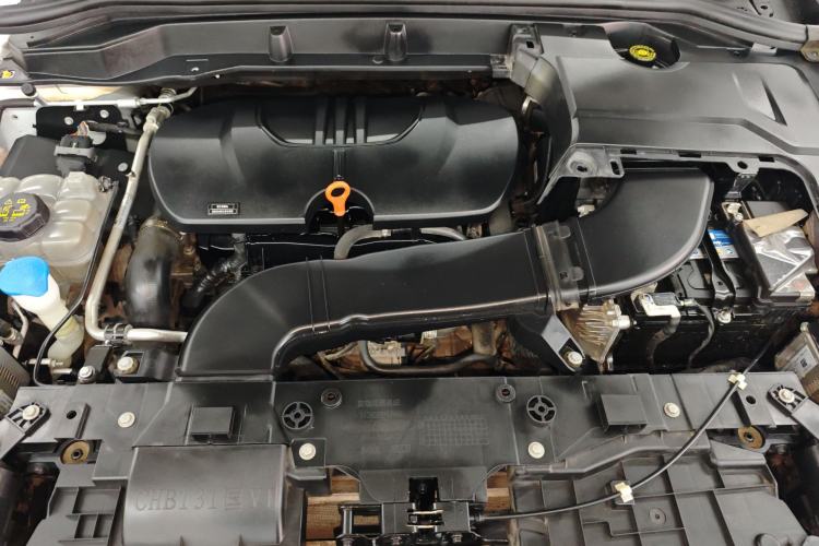 Used Wey VV5 2021 1.5T Two-Wheel Drive Color Pioneer Engine Bay