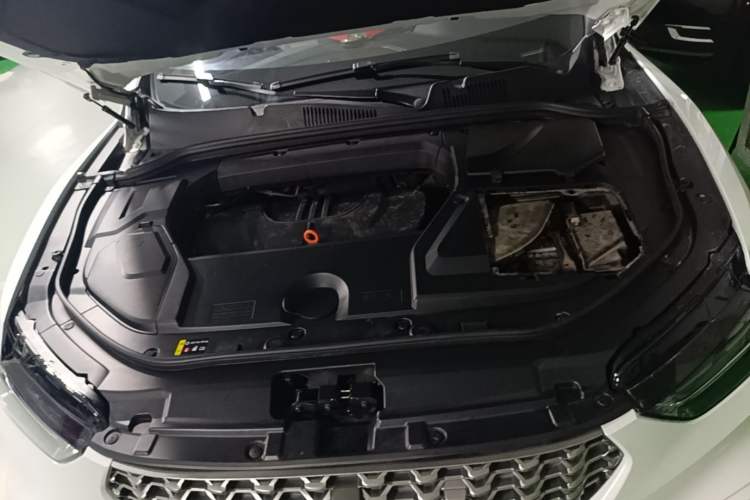 Used Wey VV5 2021 1.5T Two-Wheel Drive Color Pioneer Engine Bay