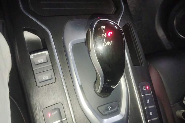 Used Wey VV5 2021 1.5T Two-Wheel Drive Smart Pioneer Gear Lever