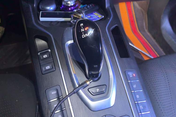 Used Wey VV5 2021 1.5T Two-Wheel Drive Smart Pioneer Gear Lever
