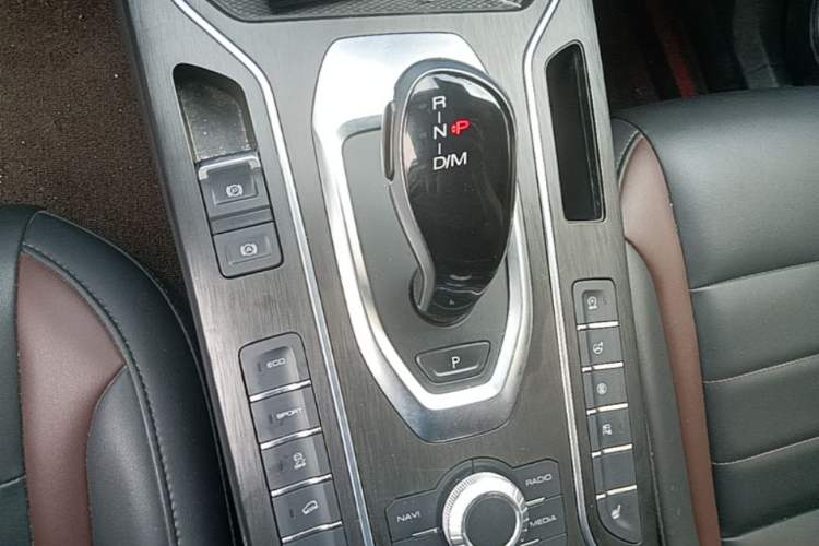 Used Wey VV5 2021 1.5T Two-Wheel Drive Smart Pioneer Gear Lever