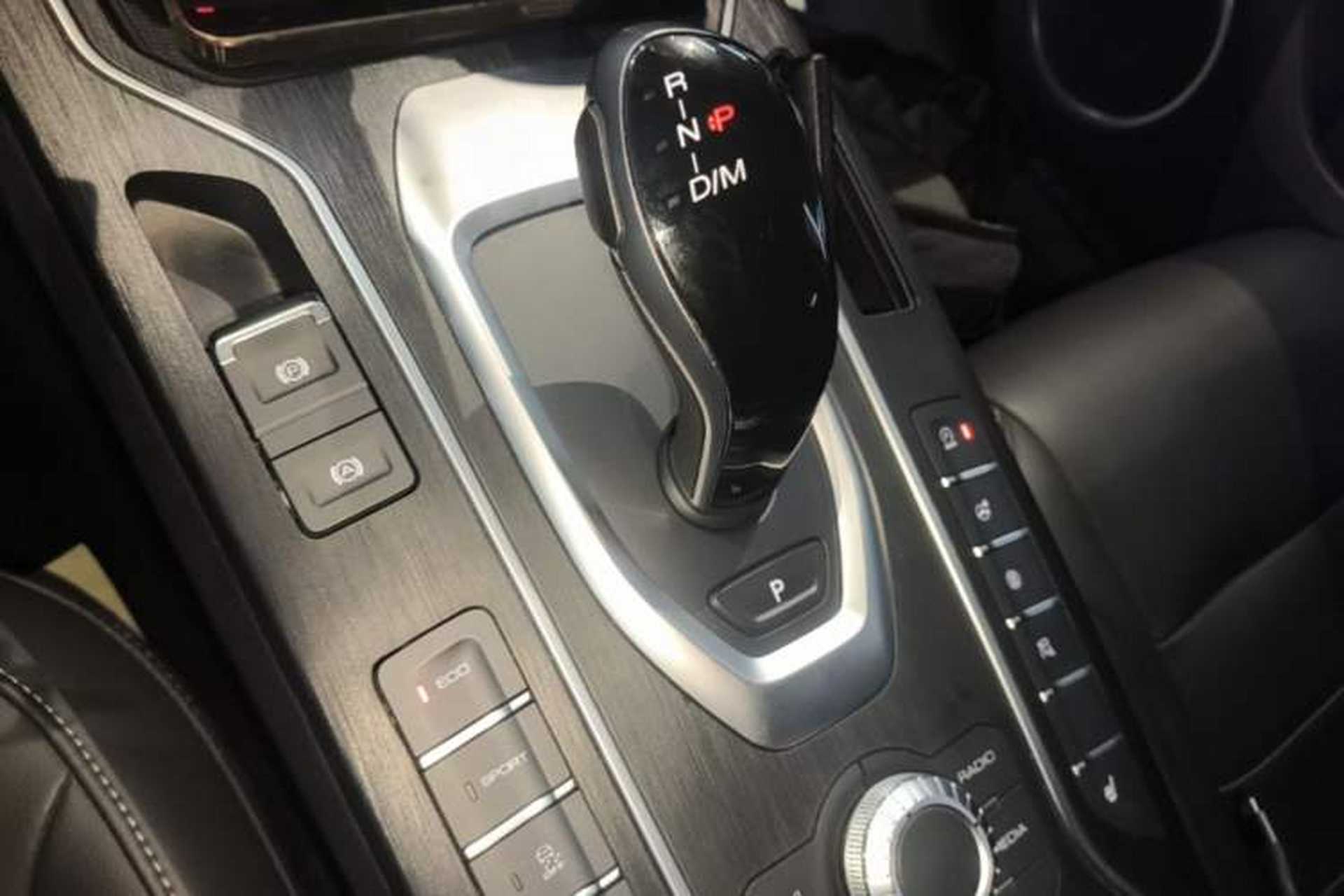 Used Wey VV5 2021 1.5T Two-Wheel Drive Smart Pioneer Gear Lever