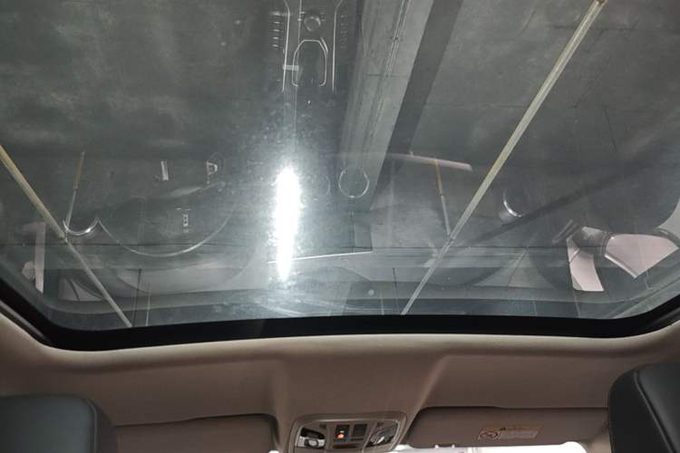 Used Wey VV5 2021 1.5T Two-Wheel Drive Color Pioneer Headliner