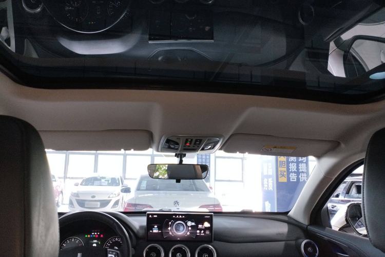 Used Wey VV5 2021 1.5T Two-Wheel Drive Color Pioneer Headliner